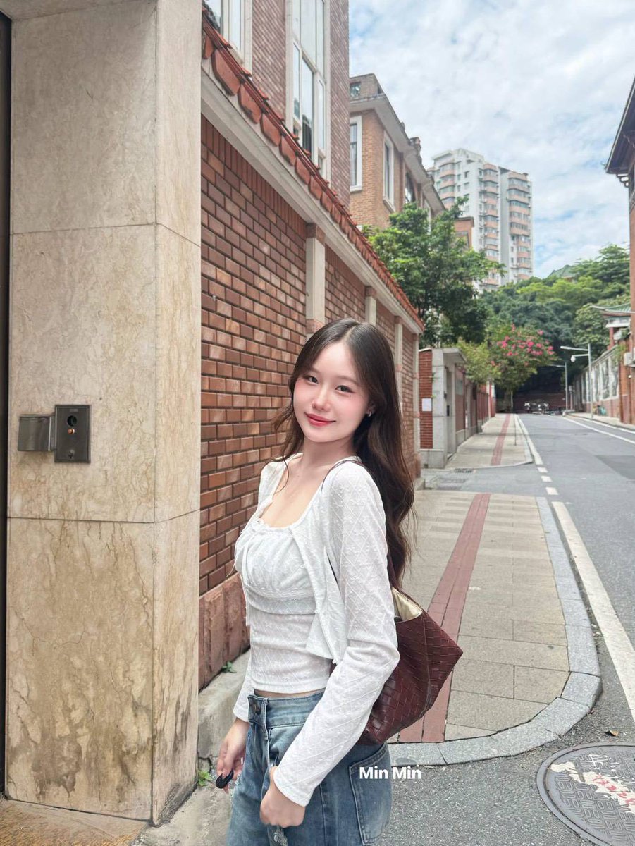 MerriRaveling's tweet photo. 5.🪻🐣ตอนแรกก็ไม่เชื่อ จนกระทั่งลองใช้เอง... ไอเทมลับที่บิวตี้บล็อกเกอร์เกาหลีโหวตให้เป็นอันดับ 1!“ ครีมกันแดดเนื้อซูเฟล่ บางเบา คุมมันนาน🪼🌻🔥🌹🌞🍁🎉🪷🌼

600/1 น้องใหม่

5🆔  @630vqajm

https://t.co/vj0AMMhKHV

#รับงานอยุธยา
รับงานอยุธยา

🪵💮🌿 https://t.co/F4QqePWpuS