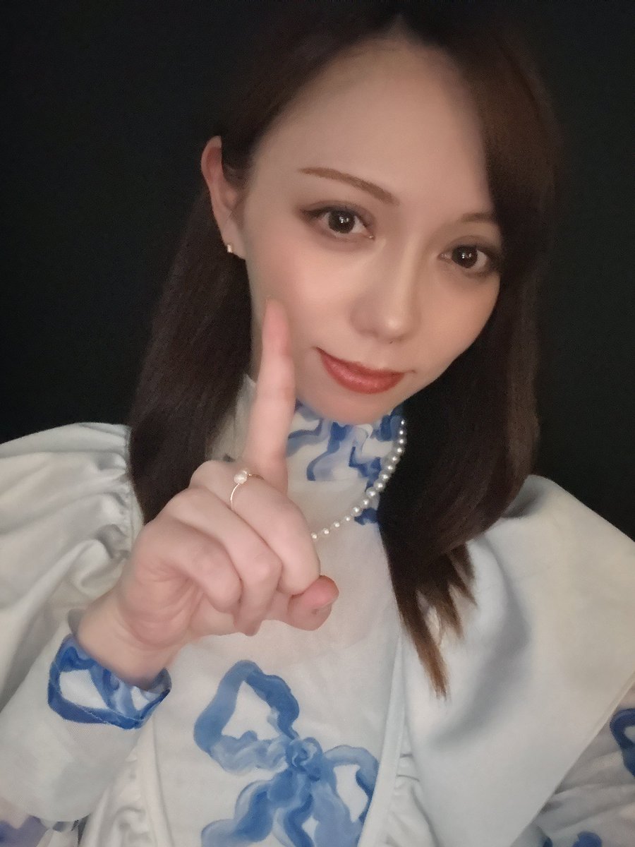 kdm_ai227's tweet photo. 改めて…！昨日の #真夏の大朗読会 お越しくださった皆さまありがとうございました！
そして記念すべき1回目の催しに読んでくれたいでっちにも超感謝！

FOHでは癖ありキャラを演じるみんなと、日常に近い朗読劇が出来てなんだかあったかくて幸せな時間でした💭

またインスタにもまとめますっ https://t.co/LJornKPZyB