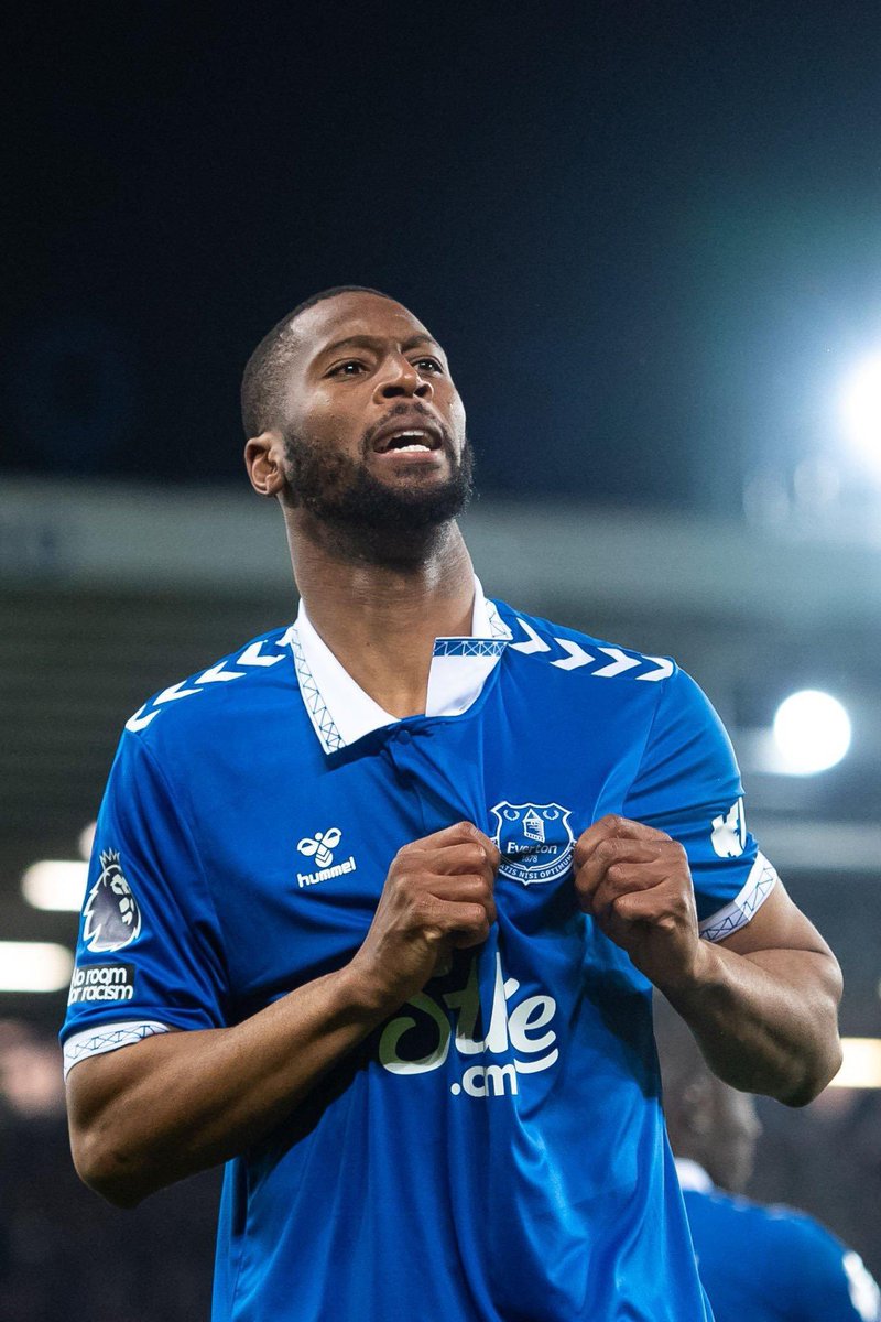 EvertonBlueArmy's tweet photo. Sad to see Beto go. The lad loves Everton and always gave his all, just sadly it wasn't enough for what we need. Inspired by Everton and Eto when he was younger, he got to live his dream. Best of luck to him and thankyou for everything 💙

'Ole ole ole ole, Beto, Beto 🎶 https://t.co/dpS1nLubxN
