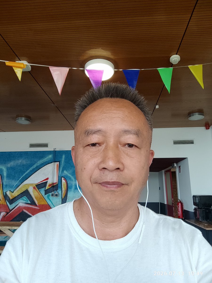 fanshigui8964's tweet photo. 感谢主，今天律师转来移民局（IND）庇护决定，移民局通过了我的庇护，没有期限限制。居留卡是三年，三年后不需要再次审核就可以申请延期。
    下一步就可以申请家属团聚，但是两个女儿已经超过18岁，具体怎么办可能还有很多麻烦。 https://t.co/Xjh5GJWoOY