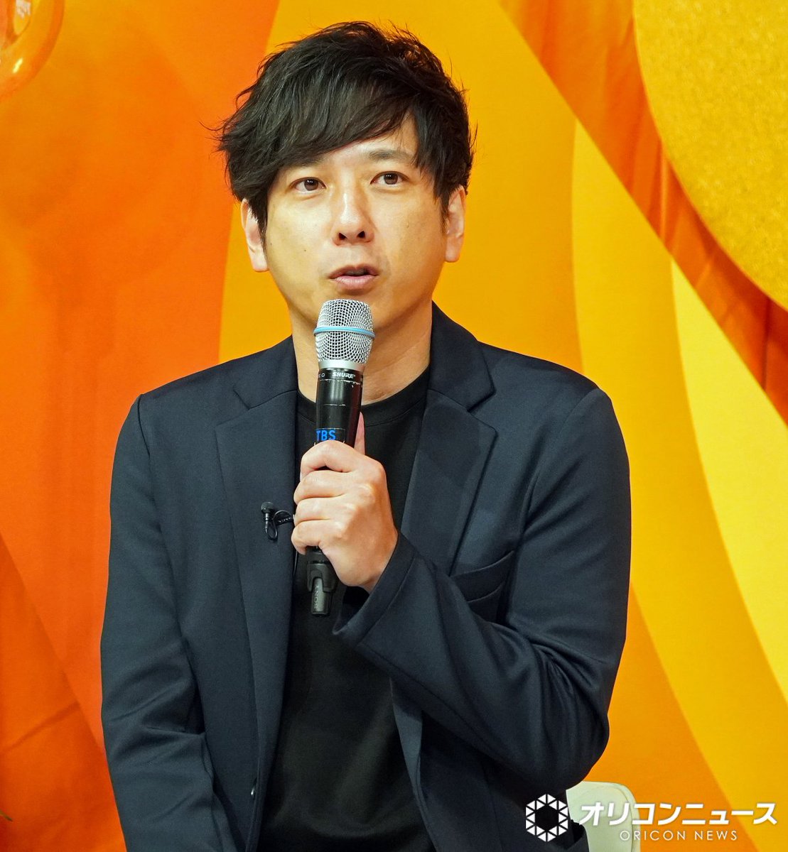 oricon's tweet photo. 二宮和也、選手への“誹謗中傷”懸念
注意喚起も「ポジティブな感じで向き合って」
https://t.co/cEj9JYSJXy
⠀
スポーツは順位がつくため、誹謗中傷が出ることもあるが「選手のメンタルに良くない」と指摘。『アジア大会』では「（過激な言葉は）グッとこらえて、もっとポジティブに、一緒に悔しがって 盛り上がれる大会にしたい」と呼びかけた。