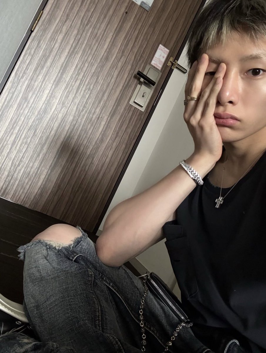 daniiilix's tweet photo. 🖤 https://t.co/D0GpBPXjTa