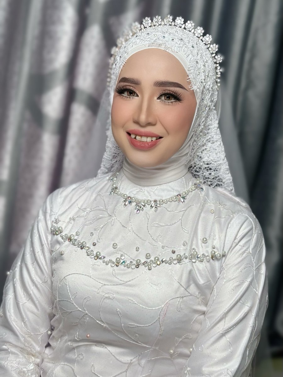 Genesiis_Horan's tweet photo. Aku ingin kalian booking bukan karena harga, tapi karena kinerjaku. https://t.co/DBkq7TMh9S