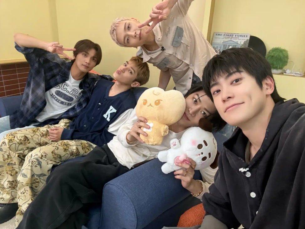 fanplus_app's tweet photo. 빡센(?) 초심 찾기한 NCT 127 아이돌 인간극장
https://t.co/mKMiI5ERWO

#NCT #NCT127 #엔시티 #엔시티127 #태용 #TAEYONG #해찬 #HAECHAN #정우 #JUNGWOO #쟈니 #Johnny #유타 #YUTA  #도영 #DOYOUNG #재현 #JAEHYUN https://t.co/mQbUTMbfyO