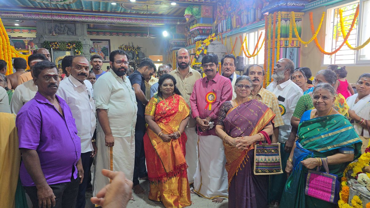 DrTamilisai4BJP's tweet photo. வளசரவாக்கம் அருள்மிகு லட்சுமி விநாயகர் மற்றும் காரிய சித்தி ஆஞ்சநேயர் திருக்கோவிலின் கும்பாபிஷேக திருவிழாவில் கலந்து கொண்டு, இறைவனை தரிசனம் செய்ததில் பெரும் மகிழ்ச்சி.

அனைவருக்கும் அருள்மிகு லட்சுமி விநாயகர் மற்றும் காரிய சித்தி ஆஞ்சநேயர் திருவருளும், நல்ல ஆரோக்கியமும், வளமும் கிடைக்க பிரார்த்திக்கிறேன். 🙏
#கும்பாபிஷேகம் #விநாயகர் #ஆஞ்சநேயர் #வளசரவாக்கம்