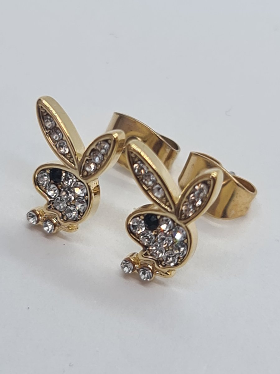 WirevaleUK's tweet photo. Official Playboy CZ bunny earrings - gold-tone bunny, cubic zirconia, surgical-steel posts. Sold as a pair. £9.19 on the website.
https://t.co/sX3GECXrrf https://t.co/Mi4mDwSZHv