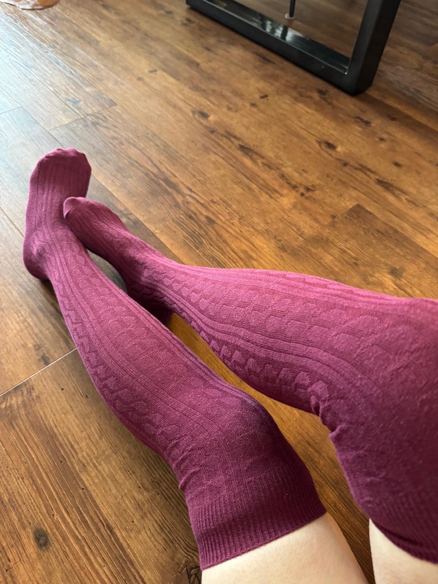 austriansocks's tweet photo. Heute ist cheatday, es regnet und es hat ordentlich abgekühlt 😏

@rtsubbi @dev_oted @rt_feet
@FindomPromoHQ @RTDoms @FeetToesSoles
@FeetForumArea @feetforlosers @goodrtboy90 @FootParadiseRT
@FindomPromos_ @SupporterSebi 

#feet #footfetish #footfetish #fußfetisch #füße #femdom #findom #humanatm #feetworshi̇p #socks #sockslover #socklove #stinkyfeet