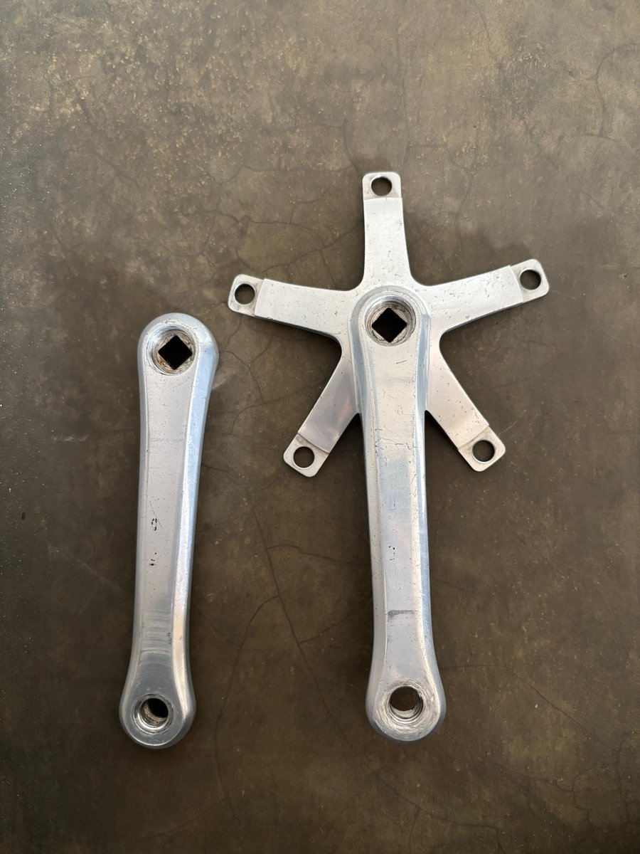 Flokii201's tweet photo. WTS
Crank Arm Sugino 75,BCD 144/Arm 165
Kondisi:Seperti di foto&amp;video(Detailnya bisa dm/whatsapp)
Harga:2,1jt Negotiable
Lokasi:Jakarta utara
WhatsApp:0812-2353-8988(Langsung wangsap aj bray)
#fnfjb https://t.co/3CAOyypUxA