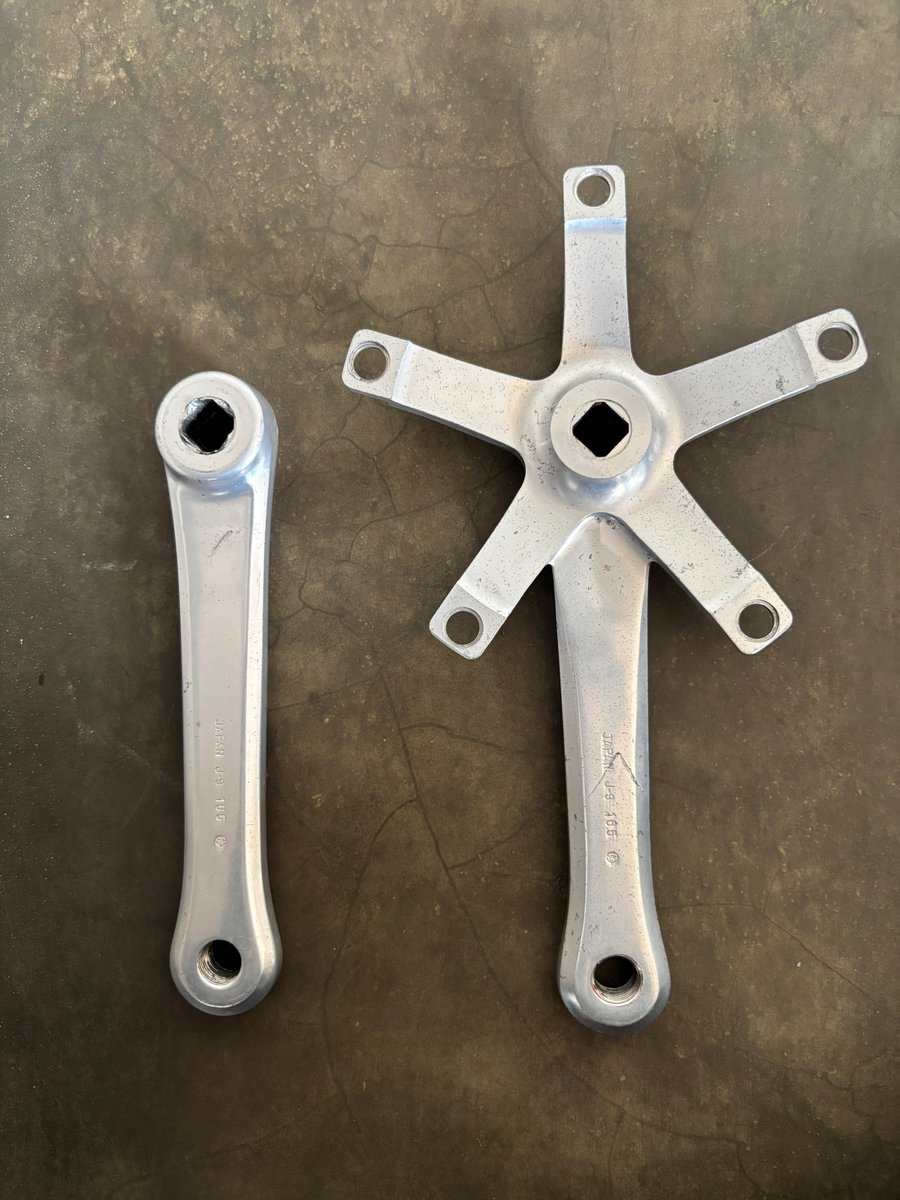 Flokii201's tweet photo. WTS
Crank Arm Sugino 75,BCD 144/Arm 165
Kondisi:Seperti di foto&amp;video(Detailnya bisa dm/whatsapp)
Harga:2,1jt Negotiable
Lokasi:Jakarta utara
WhatsApp:0812-2353-8988(Langsung wangsap aj bray)
#fnfjb https://t.co/3CAOyypUxA