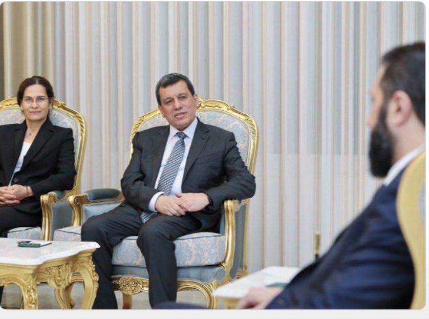 Sultan05610008's tweet photo. Bi salan e gelê Kurd, ji bo hebûna xwe berxwedaneke bêhempa dane û bi bedelê giran hatine heta îro. Yên ku   ked dane dizanin ku ne Mazlûm Ebdî, ne jî Îlham Ehmed ne li dû makam û mevkî ya ne, dizanin ku stratejî ya wan a îro bê şer bi dest xistina mafê Kurdan e. https://t.co/s1XxcgFf68