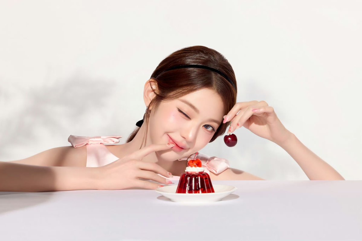 YoyoLilly's tweet photo. Happy birthday, Wonyoung! Thank you for your gentle light all these years.

STAY LUCKY STAY VICKY
#ForeverWithWonyoung
#장원영_행복으로물든오늘 https://t.co/7ybe003u21