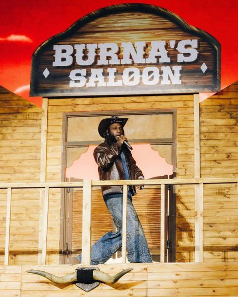felix23619's tweet photo. 🚨 ALL BURNA BOY’S SONGS ABOVE 400M STREAMS ON SPOTIFY: 

1️⃣ LOCATION* — 733M
2️⃣ LAST LAST — 607M 
3️⃣ ON THE LOW — 424M 
4️⃣ OWN IT* — 412M 
5️⃣ DAI DAI — 400M 🆕 https://t.co/JlY7E4oJAC