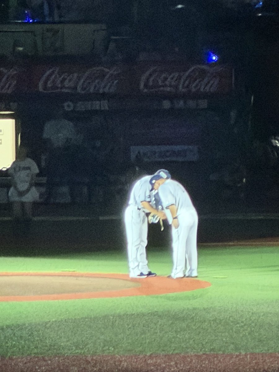 ha_lions's tweet photo. 全然仕事が手につかないね https://t.co/ssBXNcFp8A