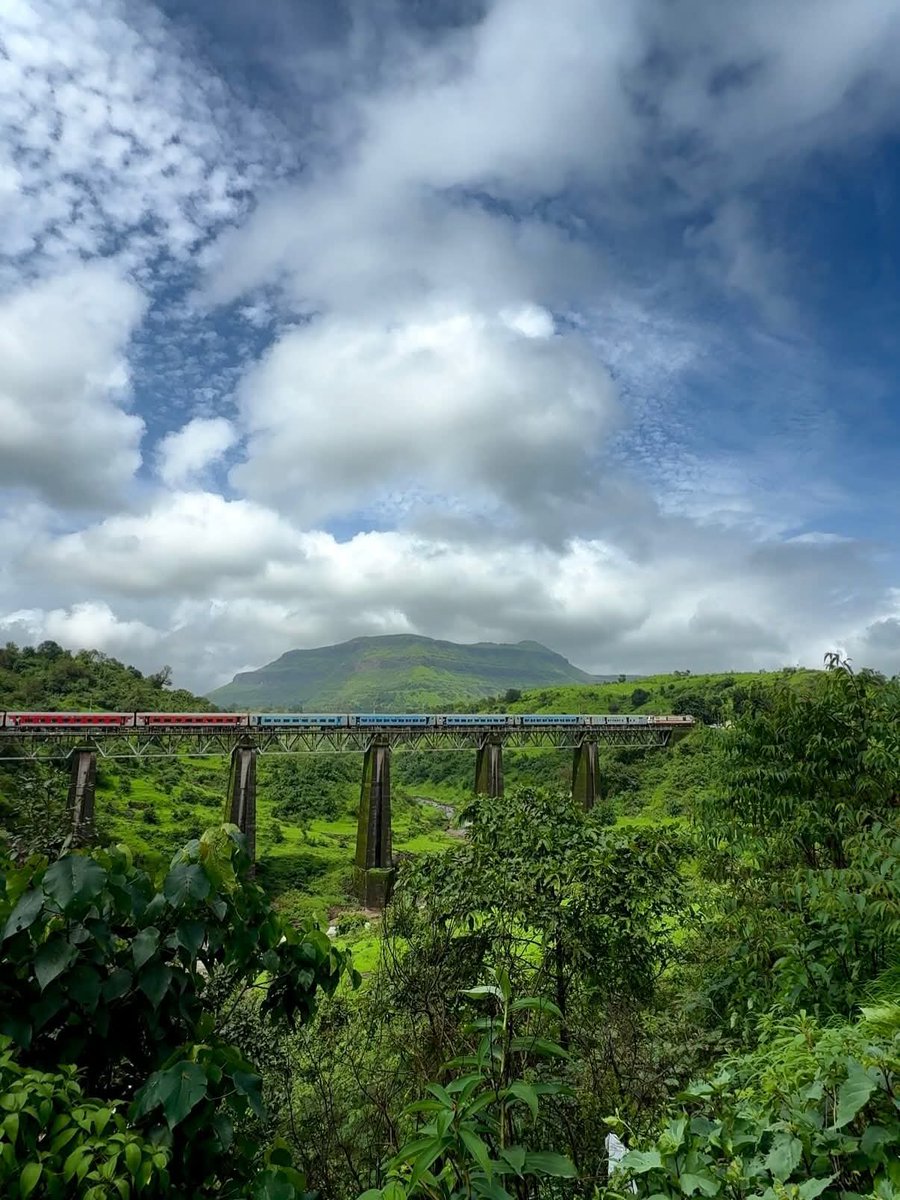 DigiKokan's tweet photo. कोकण रेल्वे मार्गावरील ही ट्रेन झाली पूर्णपणे रद्द 👇
#konkanrailway #ratnagiridiaries #marathinews #konkandiaries #centralrailway
               https://t.co/rhgT9vepGY https://t.co/reK9dkPVOc