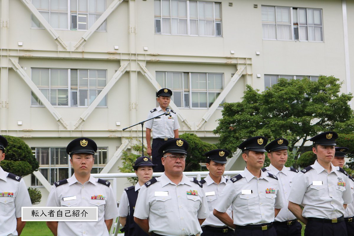 JGSDF_7EBn_pr's tweet photo. 【転入行事】
#第７施設大隊 は、定期異動に伴う転入���事を実施しました。
この夏、新たな仲間が大隊へ着隊してくれました。
それぞれの持ち味を生かし、戦力として活躍してくれることを期待してます。
（＾◇＾）

#陸上自衛隊
#第７師団 https://t.co/xQym3wlIMH
