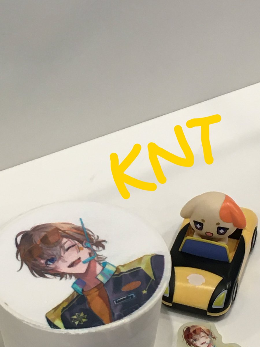 4nt8f's tweet photo. 그라떼 받았을 ���、、 제가 나또옵을 어케 먹어요..ㅠ
한입 후、 떵개。 https://t.co/riMRlbH6fV