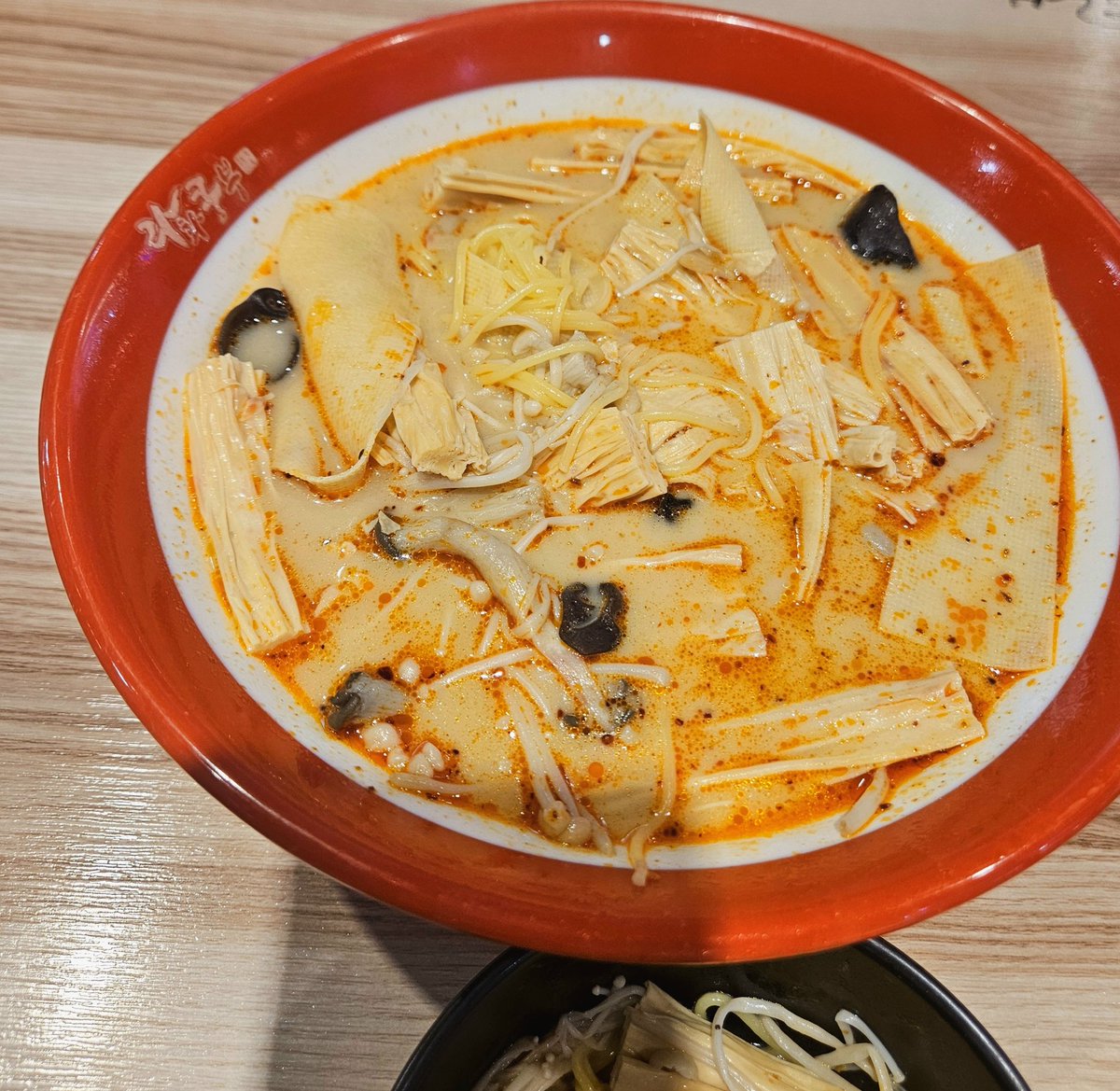 hg_go2's tweet photo. 아기밥💜 https://t.co/5KvRNE6lJv