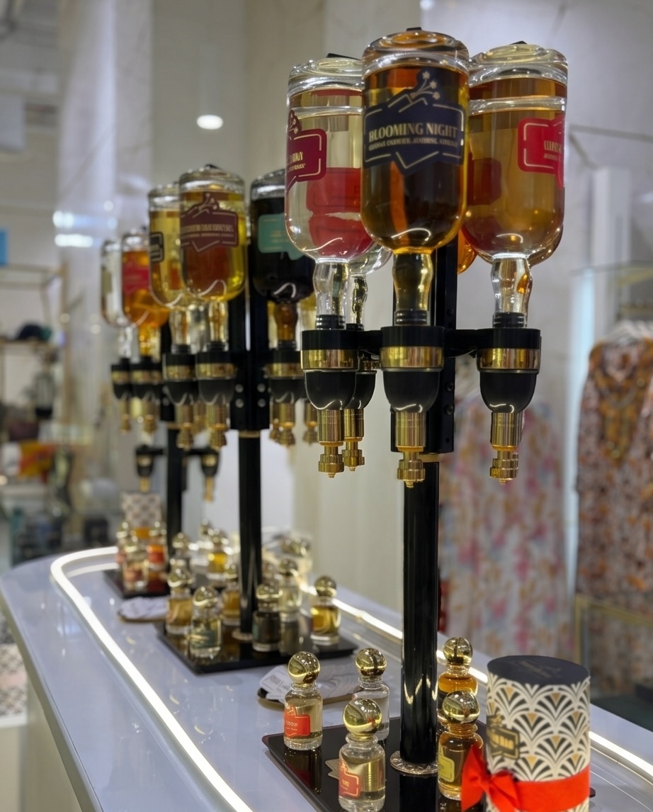 MuratAtan20's tweet photo. Redefine the art of fragrance. Create a signature scent at our new bespoke perfume bar and begin your aromatic journey. https://t.co/kxVkAAZoi6