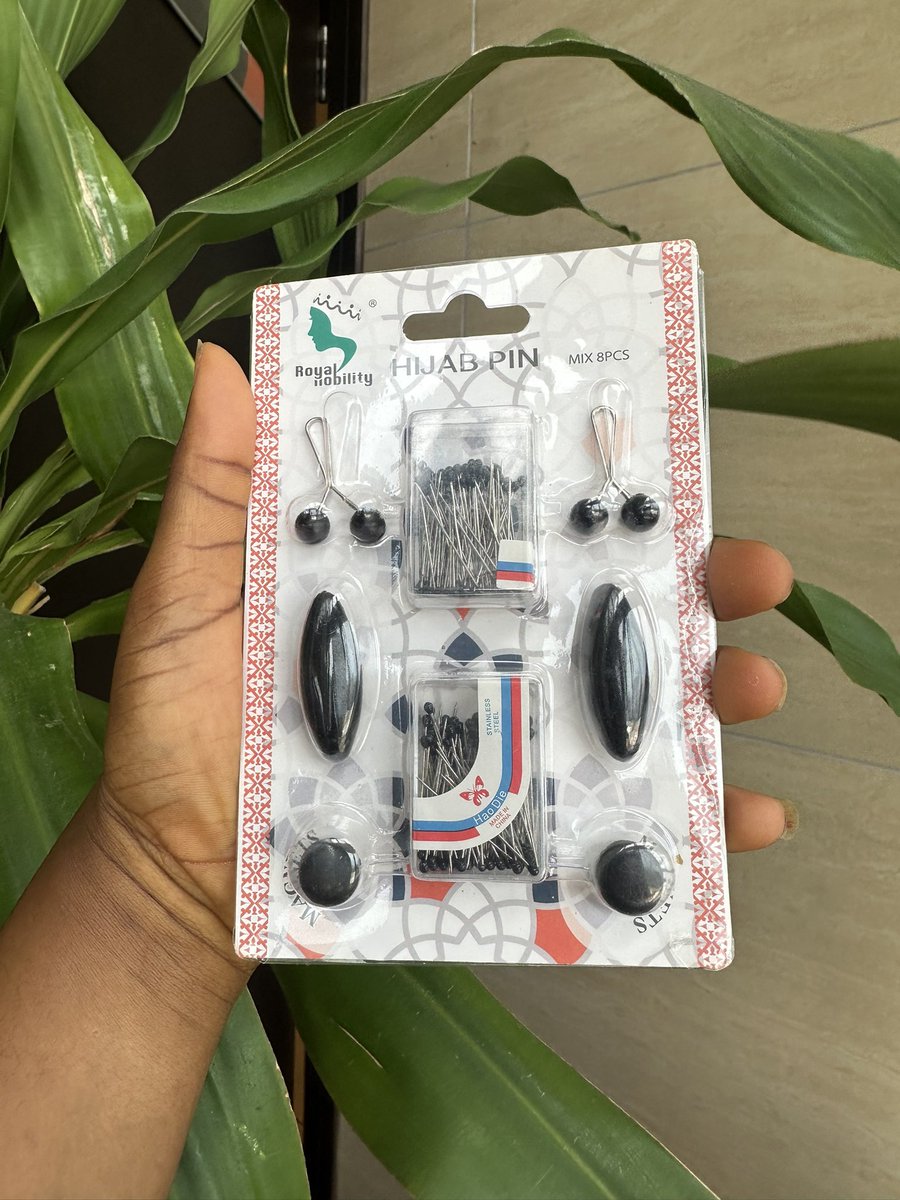 Zanzee_zee's tweet photo. I take God beg you,please retweet this for me🙏🙏

All in 1 Hijab set 

Set contains 👇
🔸2 magnetic pin 
🔸2 clamp pins
🔸 2 boxes of straight pin  

Price: #4,000

To shop, dm or whatsapp https://t.co/o1ZOxce9jq

Perfect companion for all your scarf designs https://t.co/VFZc5Vfk6d