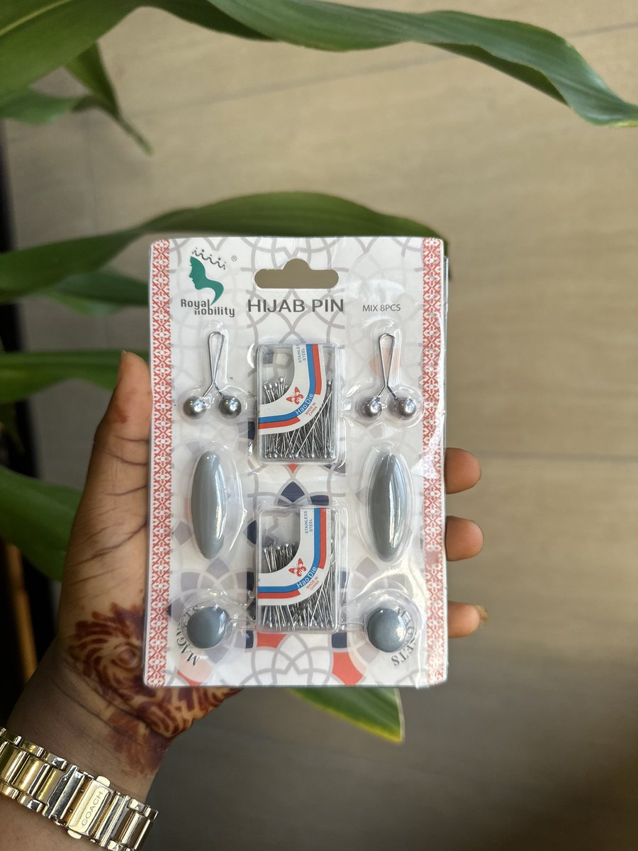 Zanzee_zee's tweet photo. I take God beg you,please retweet this for me🙏🙏

All in 1 Hijab set 

Set contains 👇
🔸2 magnetic pin 
🔸2 clamp pins
🔸 2 boxes of straight pin  

Price: #4,000

To shop, dm or whatsapp https://t.co/o1ZOxce9jq

Perfect companion for all your scarf designs https://t.co/VFZc5Vfk6d