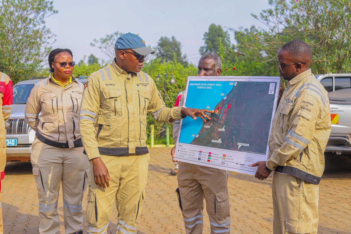 MEMD_Uganda's tweet photo. 2/4 
The Minister @DrMusenero is joined by key oil and gas sector partners, including MEMD, @PAU_Uganda, @UNOC_UG, @EACOP_ , @CNOOCUgandaLtd  and @TotalEnergiesUG, to assess readiness of critical infrastructure. https://t.co/ZKck9kcXOp