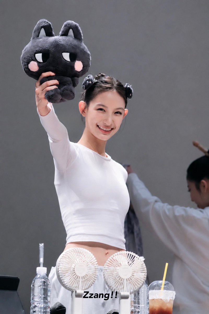 hanikuma_'s tweet photo. 260830 뮤플 

🐶🥛

#하늬 #YIHANI #튜이드 #TUIDE https://t.co/uTvJCVCpTA