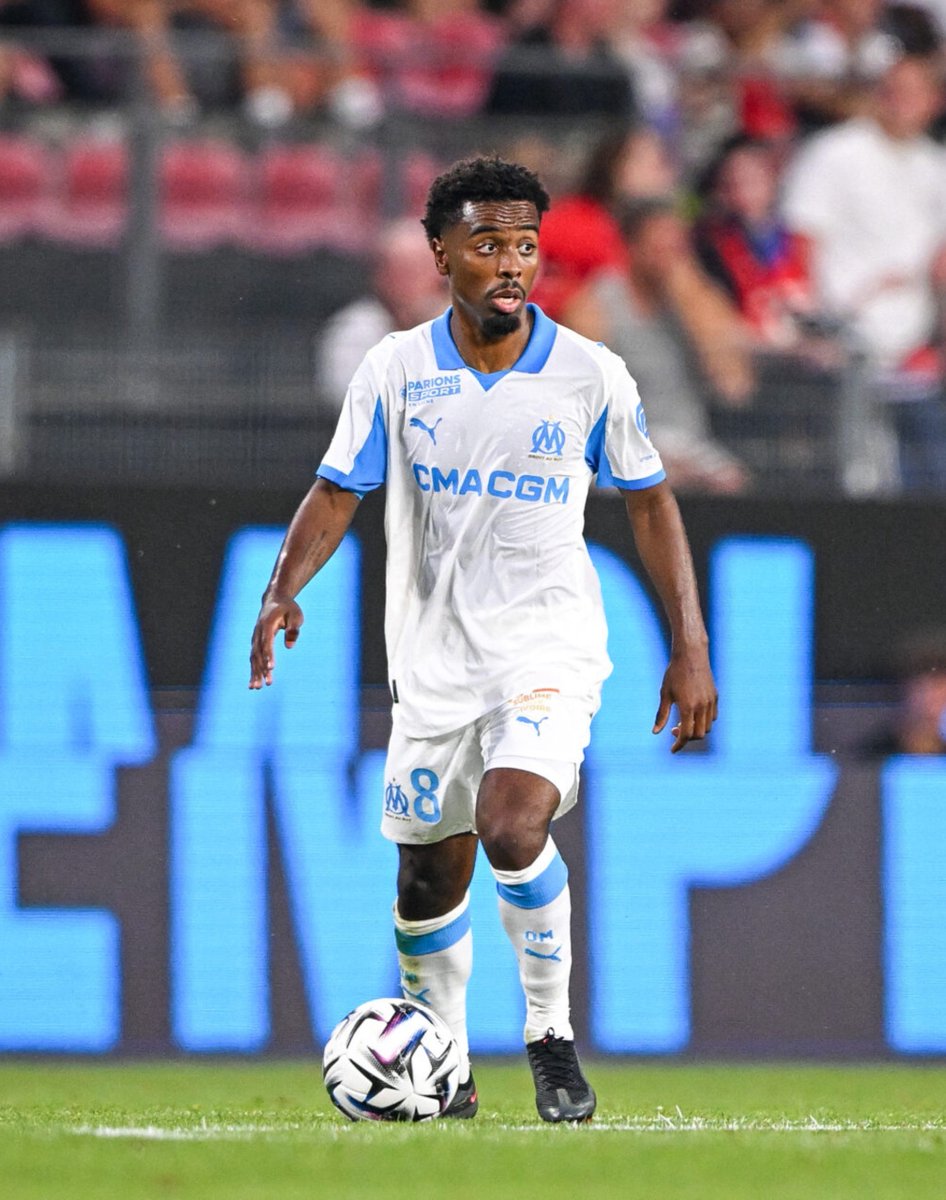 Bouna_Star's tweet photo. Angel Gomes 🏴󠁧󠁢󠁥󠁮󠁧󠁿 ça pue la merde https://t.co/EEWtj6Asbs