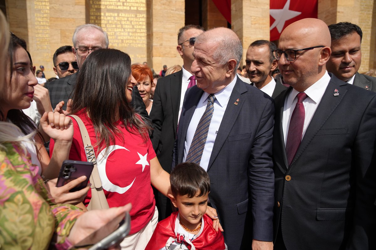 umitozdag's tweet photo. Kalbi Atatürk ile atan Türk Milleti var olsun!.. https://t.co/MFyMy2037z
