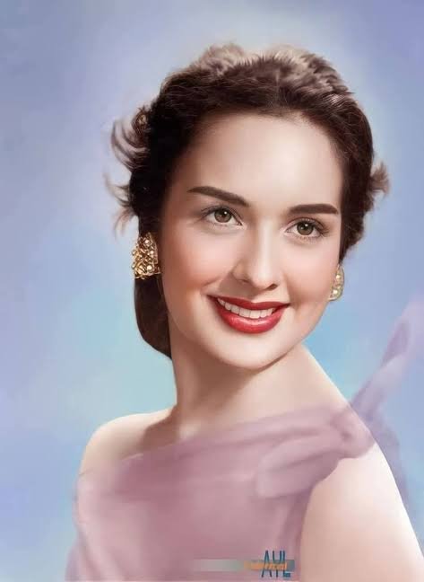 shubeelovebot's tweet photo. White people saying she doesn't look like a Filipina when we have old generation Filipino mestizas dominating the Philippine TV. You can say she's white passing but for Filipinos, we can easily identify that she's one of us. https://t.co/caX9xJ1svK