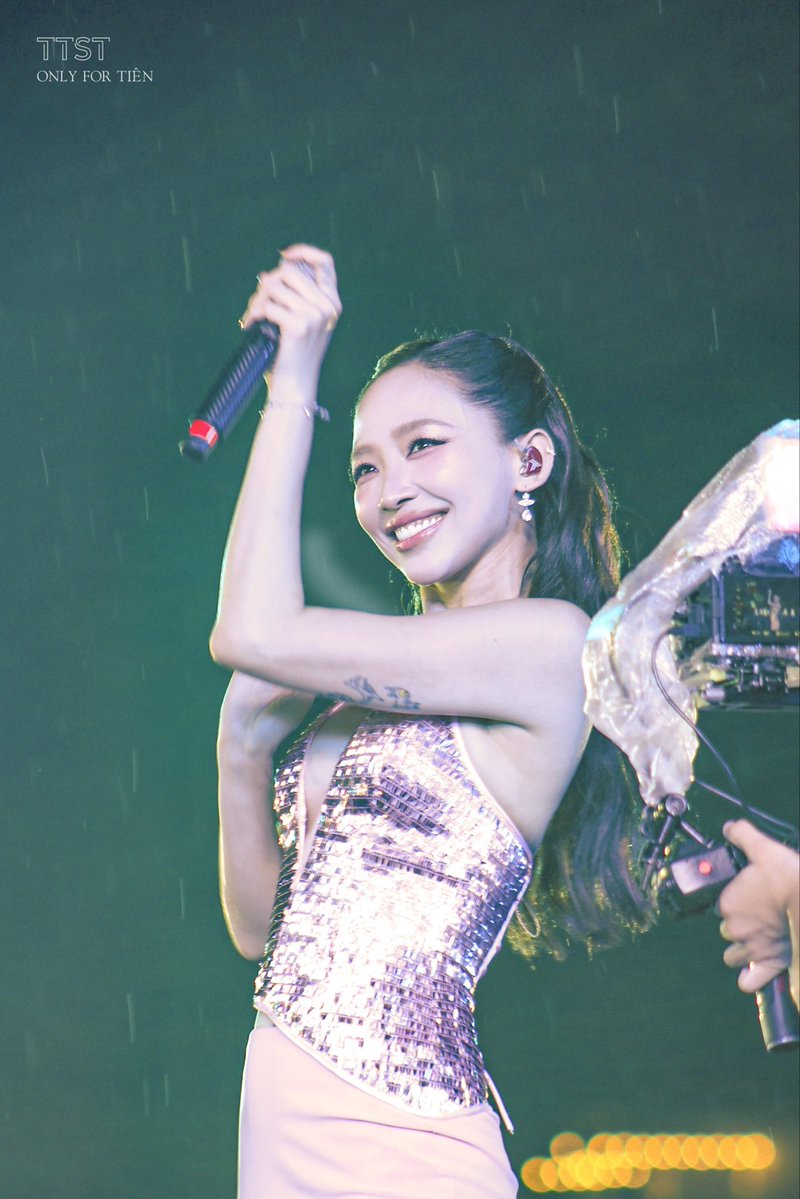 OnlyForTocTien's tweet photo. [290826] | QUẢNG NINH - THÀNH PHỐ RẠNG RỠ TƯƠNG LAI
Nàng tiên cá 🧜‍♀️

#toctien https://t.co/VuuGfAaoCa