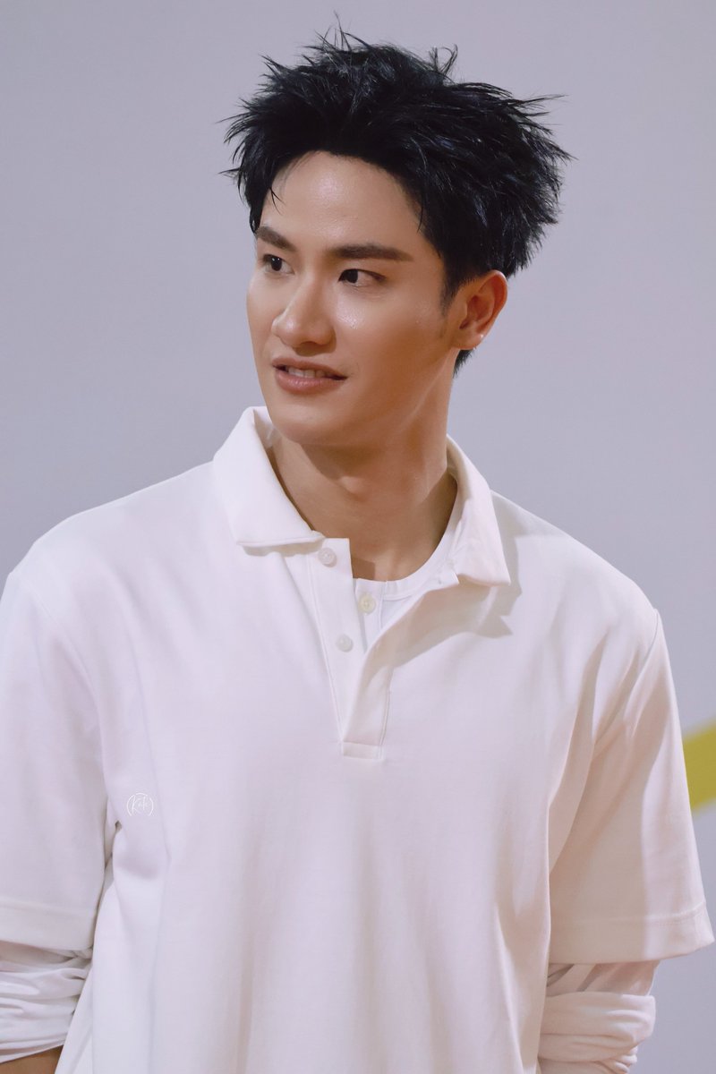 Sun_K2020's tweet photo. หล่อแบบ healthy
Multi Vibes Club by Centrum x Tay Tawan
#CentrumxTayTawan
#CentrumMultiVibesClub
#Centrum #CentrumActive
#Tawan_V https://t.co/TVbavBjHCY