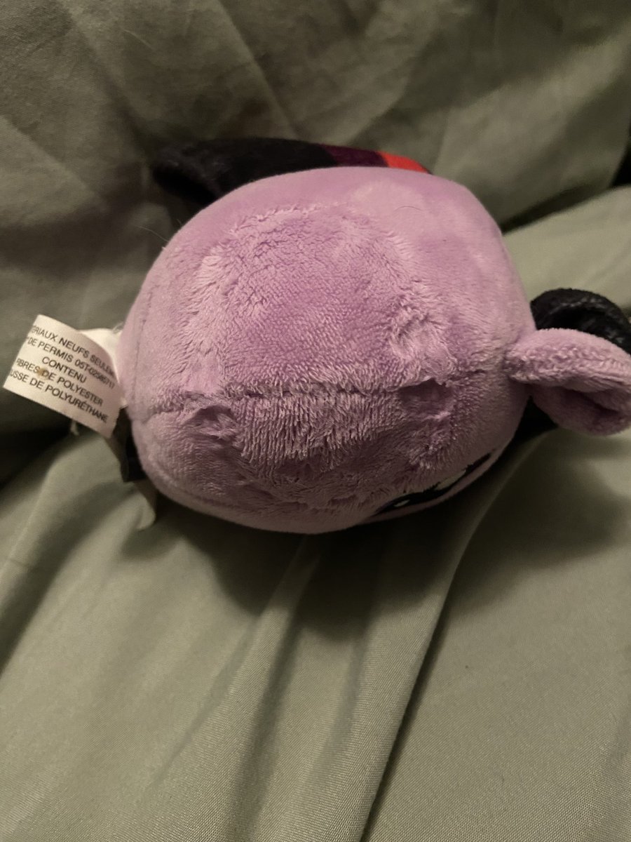 fawnseek's tweet photo. Didn’t want to wait for them to cool down, close ups of new “burns”. 
Plus one on my inner thigh.. per request <33 🐾🍮
Real 🏷️: #puppygirl #hurtme #shedtwt 
(For twt: #sfxmakeup)
🐾 Had to bite my poor plushie as a gag LOL https://t.co/AwBP496K24