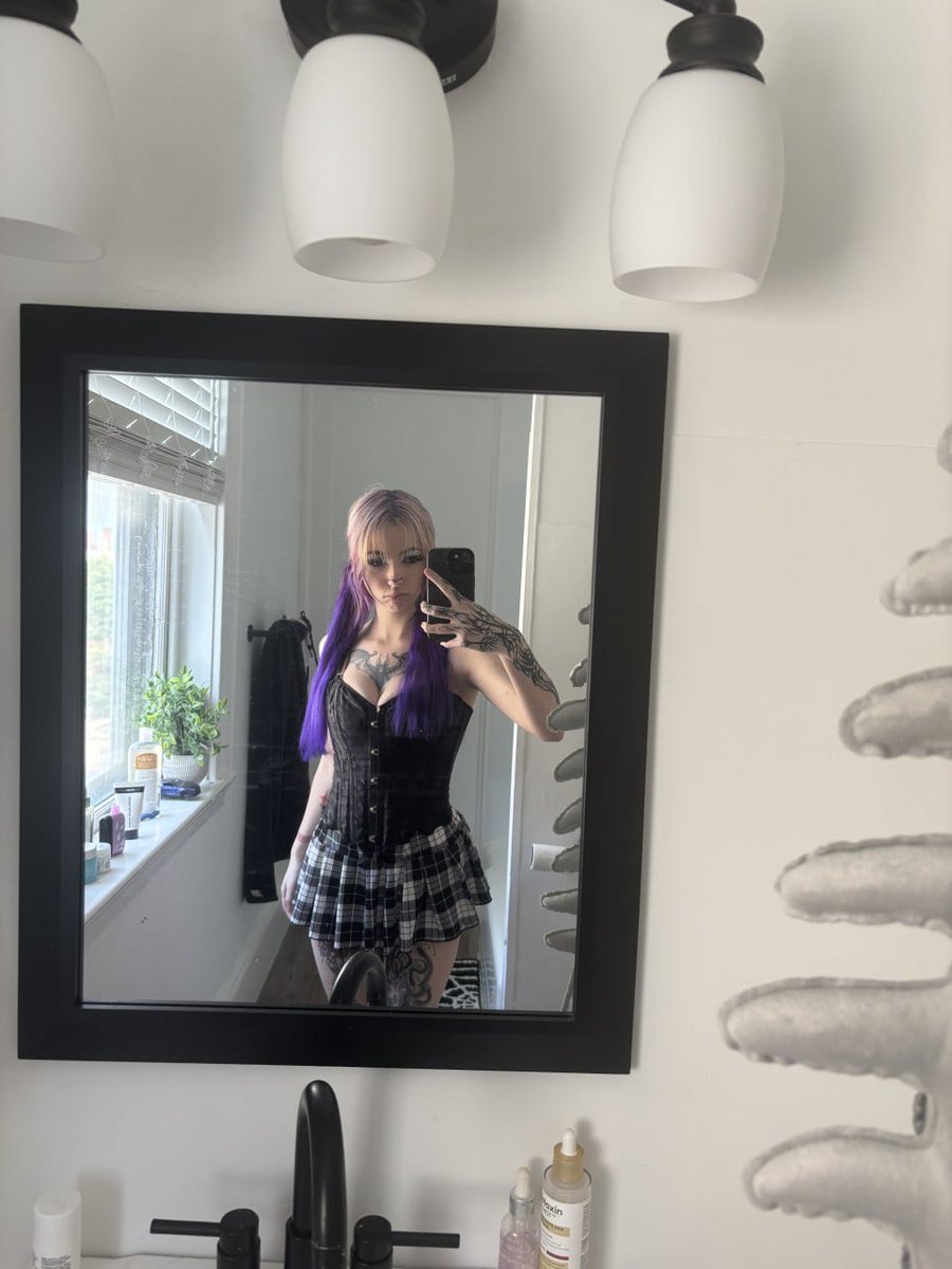 FranklynMistkit's tweet photo. im a freak (not in a good way) https://t.co/1ZKcjyRANc