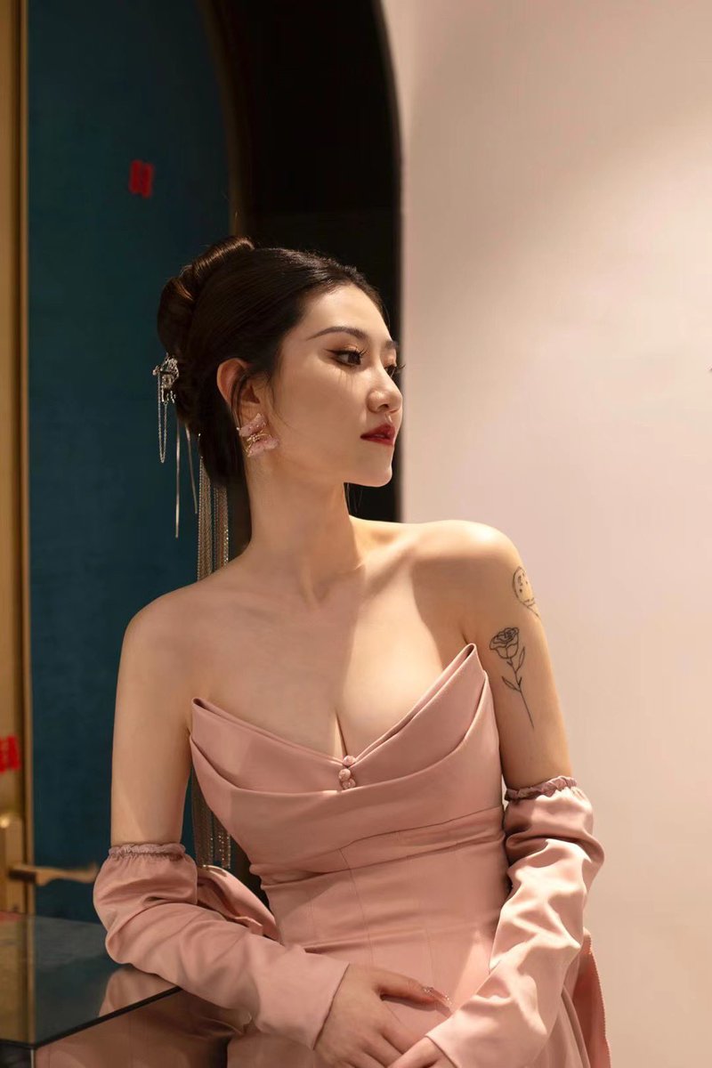 Ashleybbzhao's tweet photo. 就你也配辱骂我♠️
#轮奸 #bdsm #dom #母狗 #妓女 #站街 #大车 #女权 #强奸 https://t.co/MDfKwNKr88