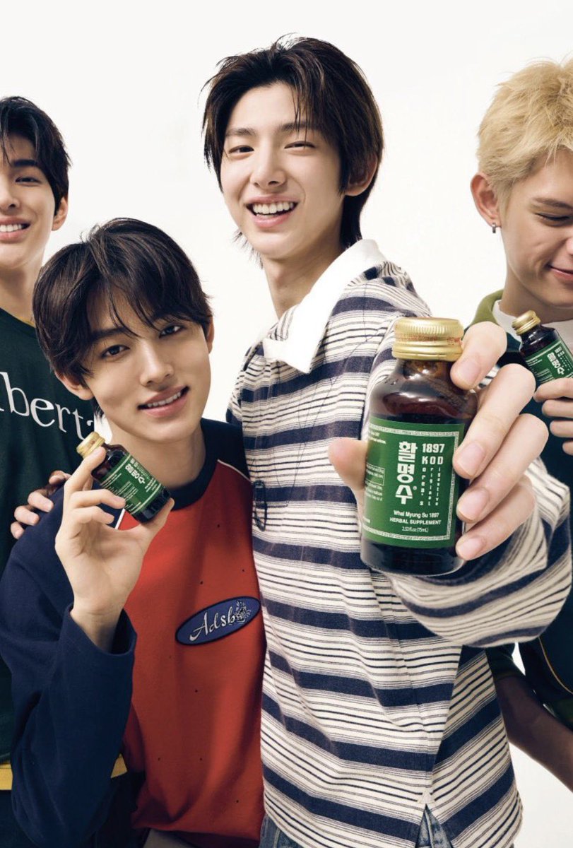 iamminigi's tweet photo. 뭐야? 왜 안겨있지? https://t.co/kAC8XGEqOp