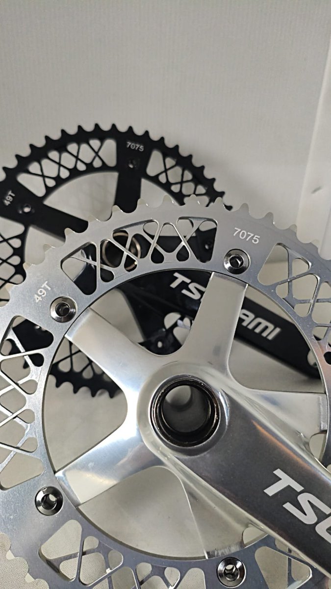 dennybas2's tweet photo. #fnfjb crankset tsunami BB Ht2 49T 

https://t.co/8fsbmNDQdU https://t.co/2Kfoqowall