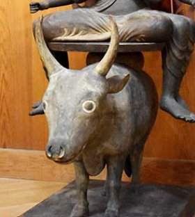 R1v3n_0x's tweet photo. Don't mistake this for Shiva sitting on Nandi.

This is At the Shingon Buddhist temple complex of Daigo-ji in Kyoto https://t.co/8j4HvvL9HZ