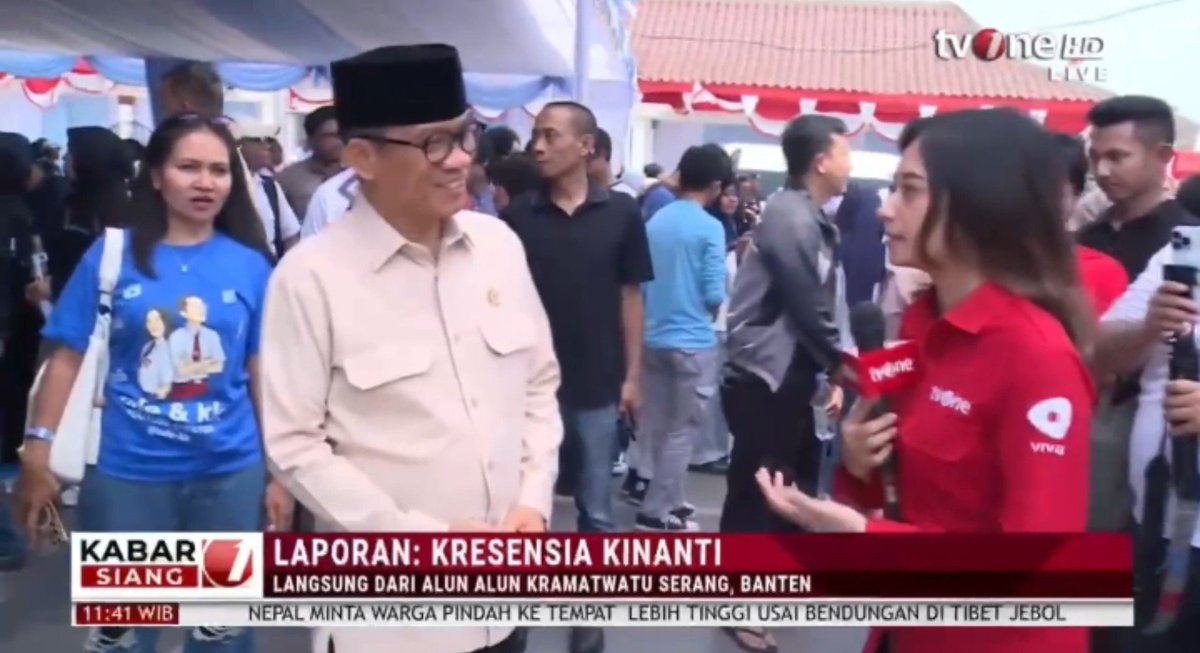harrykennedy99's tweet photo. MENTERI DESA PDT Yandri Susanto, mengajak Gen-Z  terlibat nyata dlm pembangunan desa utk ngembangkan berbagai potensi melalui inovasi kreativitas. 
@kemendespdt
@KemensetnegRI
#KemendesaPDT
#BangunDesaBangunIndonesia
#FestivalDutaDesaGenZ
#JempolBaik
#TPPKerjaBerdampak https://t.co/QyDbvonRlz