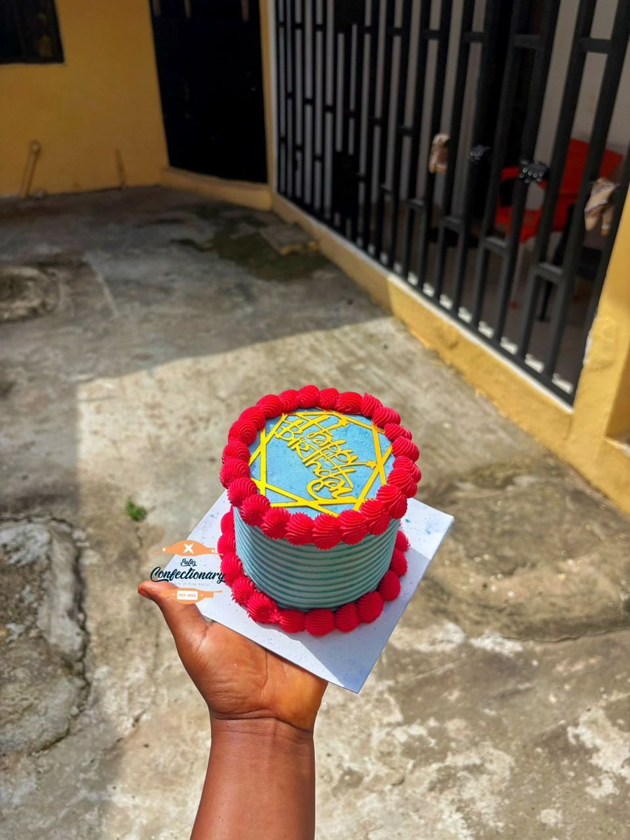 eutaz7's tweet photo. Bakery is open 
Cake description 
Size: 4inches 
Flavour: dark forest 
Frosting: buttercream 
Need good cakes or treat in Akwaibom state? Send us a DM today.

Happy new week🌟 https://t.co/AvOFDSD4LW