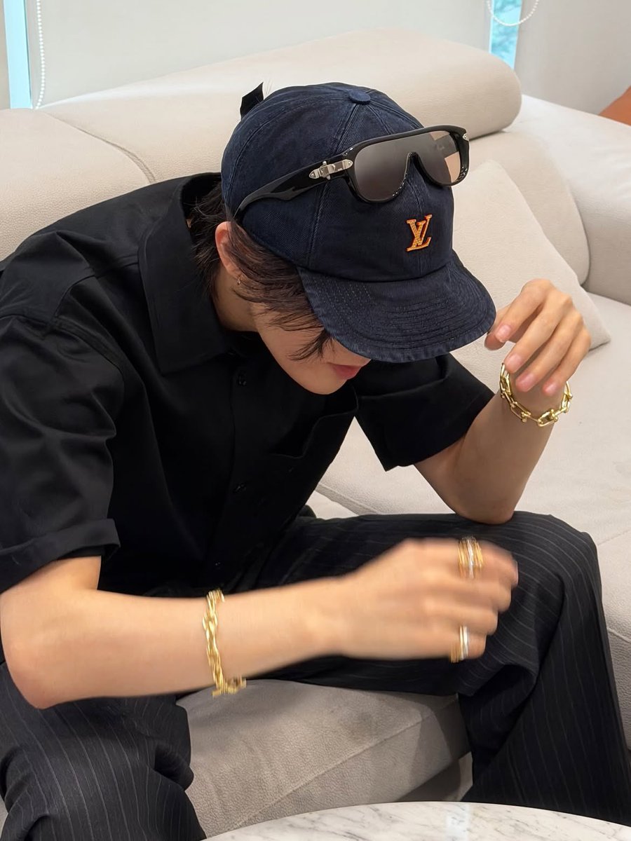 baibuacotton's tweet photo. โหหหห ยูตะ คือให้เลยลุคนี้ 100/10 หล่อมากๆๆ😭😭😭 https://t.co/JUfW02tkIo