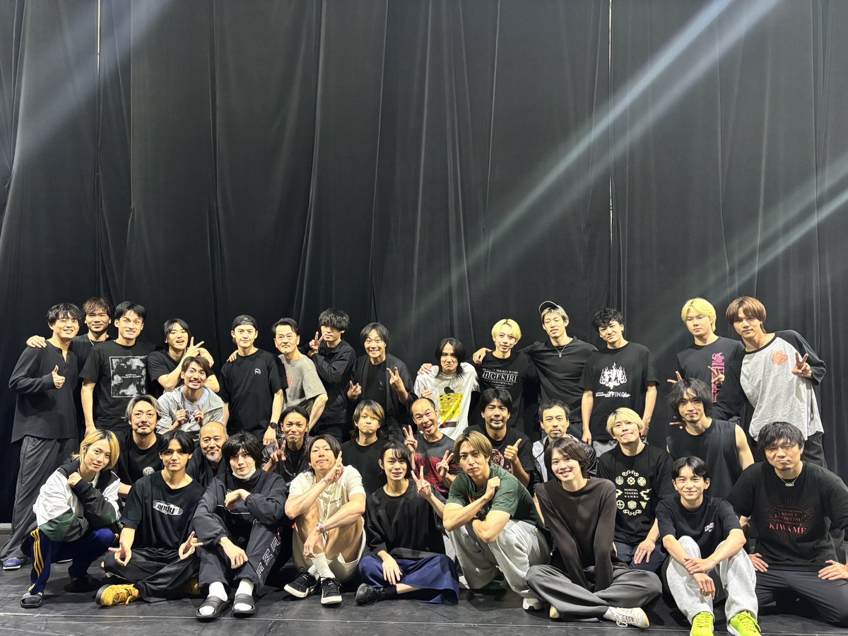 trampshunya's tweet photo. 皆様の期待と応援のおかげで
刀ミュお稽古、無事に終了しました！！

今作もすごいぞー！！
きっと驚いてもらえるぞー！！

という事で、
この後は、しっかり休んで整えて、
いざ劇場へ！！

さらに作品への理解度を深め、
皆様のもとへお届けできる日を楽しみにしています！！

引き続き応援よろしくお願いしますね✨

バビューンと🤟💫

#刀ミュ