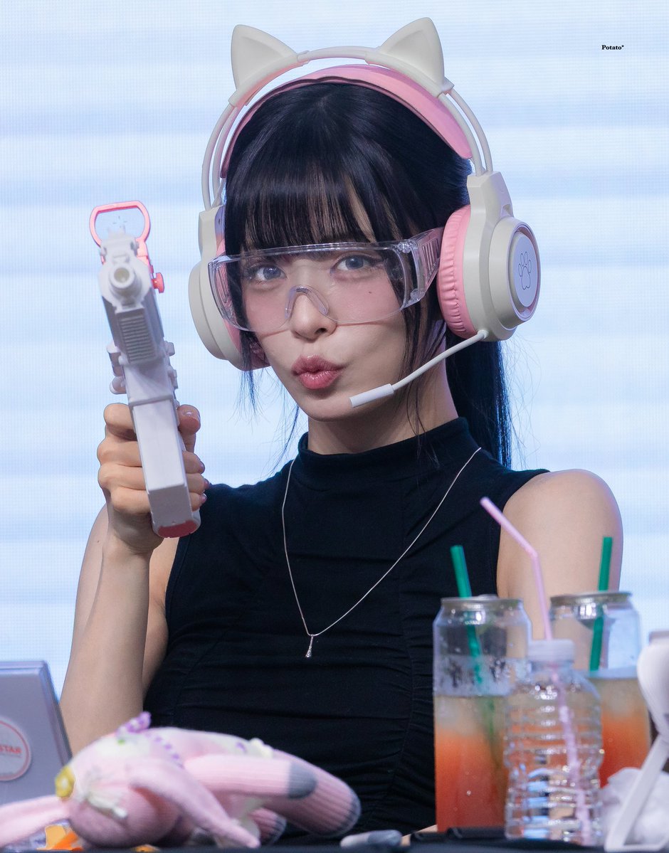 potatooppq's tweet photo. 260822 메이크스타

#fromis_9 #프로미스나인 #이채영
#Leechaeyoung https://t.co/UPBrKtj91A
