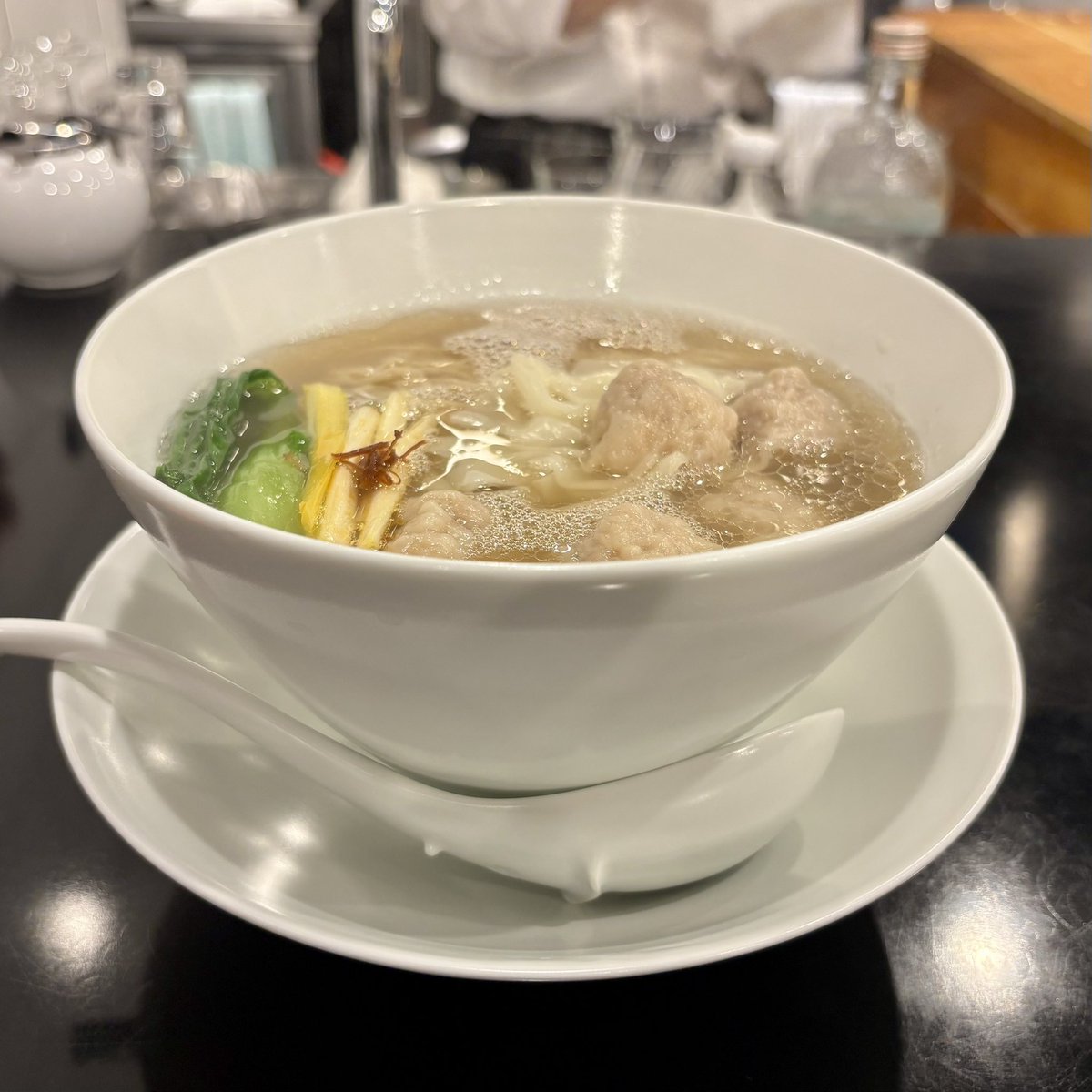 SecretMarigold's tweet photo. この麺、2回目にしてどハマりしそうだ😍
前回より加水は上げたように思うけど
ふと感じたのは、らーめんでもらぁ麺でも
ラーメンでもなく、拉麺なんだよなぁ
この感覚わかる〜って人いる？

#創作麺工房鳴龍
#海老ワンタン麺 https://t.co/aFh1OiXAnO