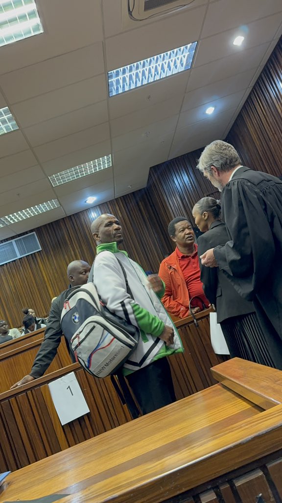 Sli_Masikane's tweet photo. #VusimuziMatlala While we wait for court proceedings to begin Malesela Teffo arrives in court and puts on his robes. Apperantly he wants to be part of the trial in the ‘interests of justice’ 

#eNCA https://t.co/y9GjLyoUDN