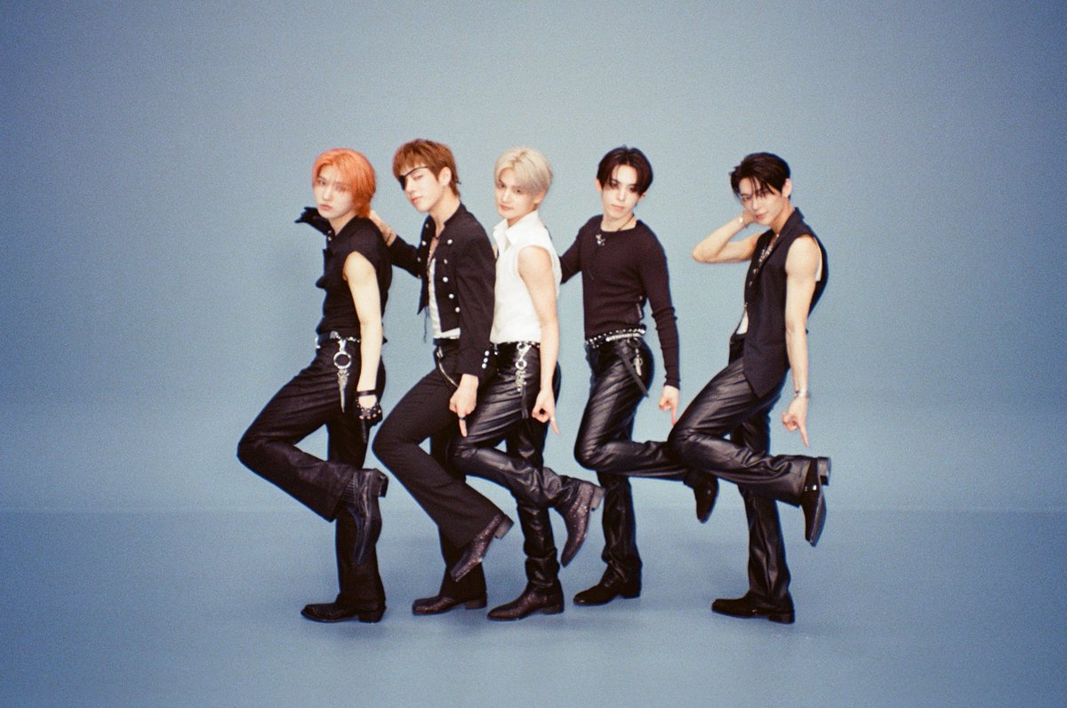 M2MPD's tweet photo. 필름카메라로 기록한 8월의 추억📸 9월에도 쭈욱 엠투와 함께해요❣ #8월의엠투 #M2film #MOVE_TO_PERFORMANCE #NOWZ #나우즈 @CUBE_NOWZ https://t.co/KohqXXa5lf