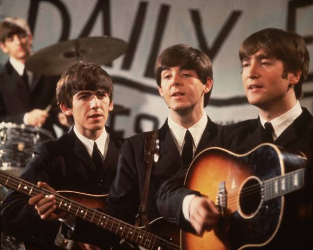 BeatlesArchive2's tweet photo. The #Beatles TV's Late Scene Extra television show, November 25, 1963. https://t.co/rLpQi9pDp3