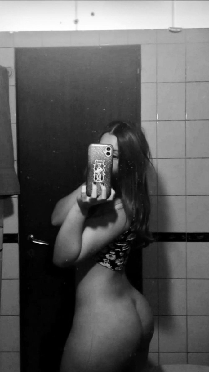 violetansfw19's tweet photo. buenas noches para los despiertos 😽 https://t.co/Pz4LleeS5o