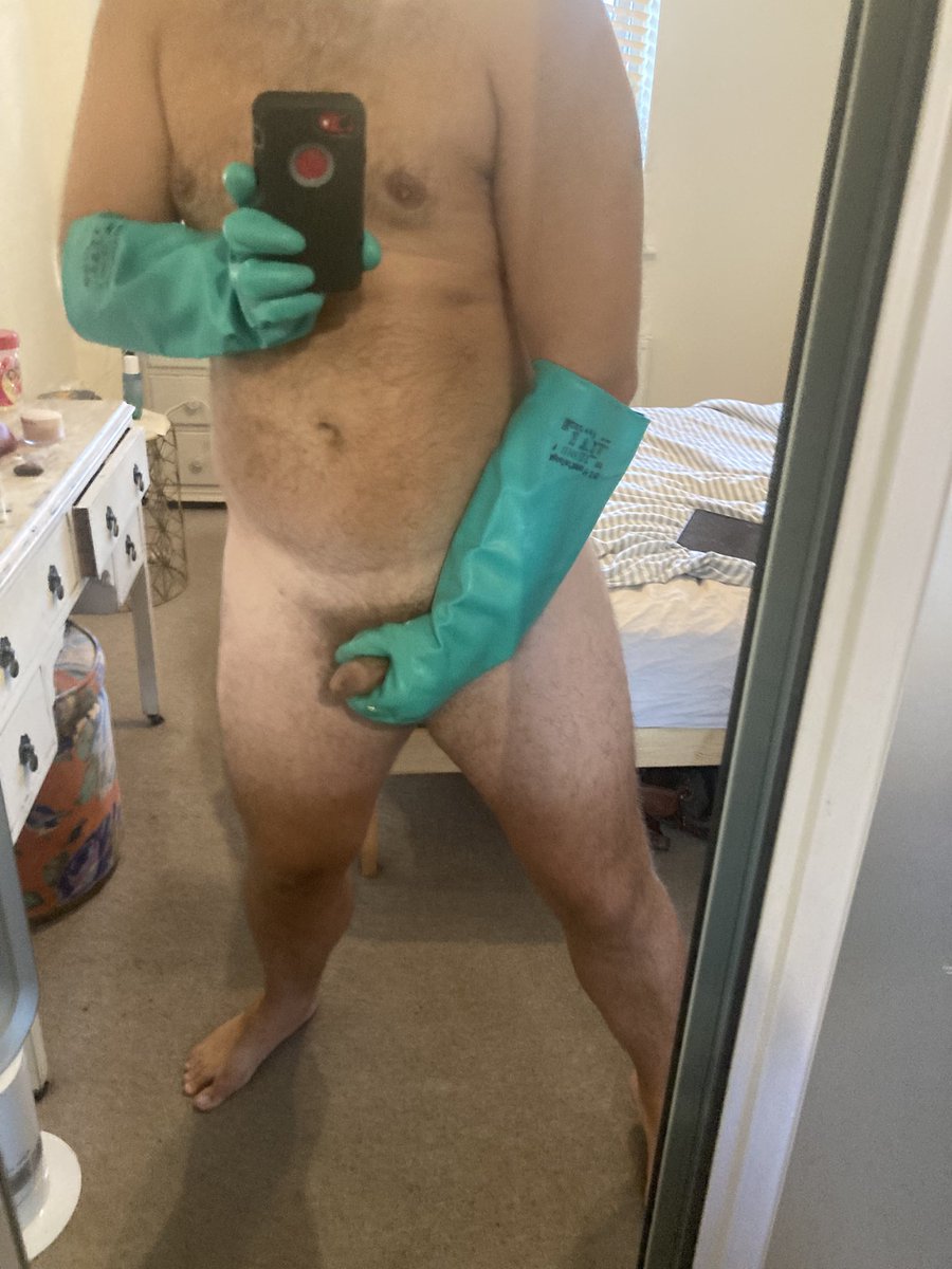 Wellybootlover9's tweet photo. @bootboi987 Ready to help with that https://t.co/iMEmRulneu
