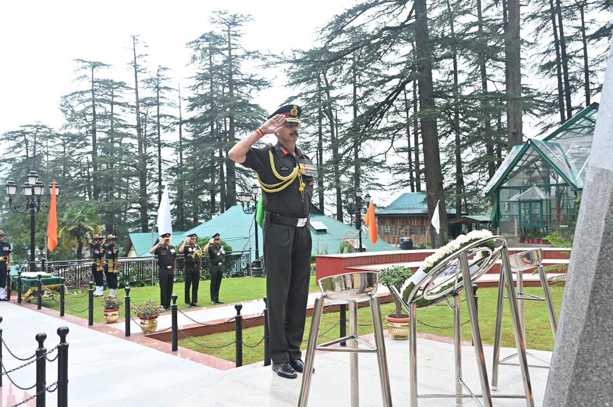 artrac_ia's tweet photo. 𝐀𝐫𝐦𝐲 𝐓𝐫𝐚𝐢𝐧𝐢𝐧𝐠 𝐂𝐨𝐦𝐦𝐚𝐧𝐝

Army Training Command (ARTRAC) bids a fond farewell to #LtGenDevendraSharma, PVSM, AVSM, SM, #GOC-in-C #ARTRAC, on his superannuation, marking the culmination of an illustratious military career spanning over four decades of distinguished service to the nation.

His tenure at the helm of #ARTRAC stands defined by decisive and transformational leadership. ARTRAC, under his able stewardship, formulated seminal Doctrines, institutionalised Drone/Counter Drone training in a major way, steered absorption of emerging and disruptive technologies, developed modern training infrastructure to strengthen the intellectual and professional foundation of #IndianArmy and prepare our soldiers for demands of an increasingly complex and  technology-driven battlefield.

The Army Commander paid a solemn tribute to the Bravehearts at Shradhanjali Sthal and reviewed a Ceremonial Guard of Honour.

He leaves behind an enduring legacy of professional excellence, visionary leadership, distinguished service and unwavering commitment to the Nation.

Facebook- https://t.co/jZP6stf847

Instagram- https://t.co/qOkZbGg3Pd

#ARTRAC
#IndianArmy
@adgpi