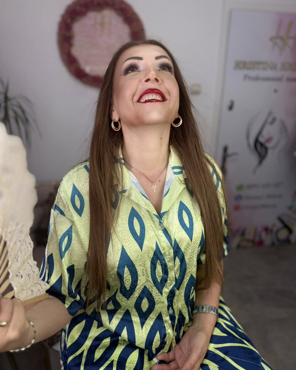 TugceeeSinem's tweet photo. Когато червеното червило срещне магията на народната музика. Грим студио Hristina's Makeup, гр. Габрово, ул. „Цанко Дюстабанов“ 18. https://t.co/JGetfB5kcF